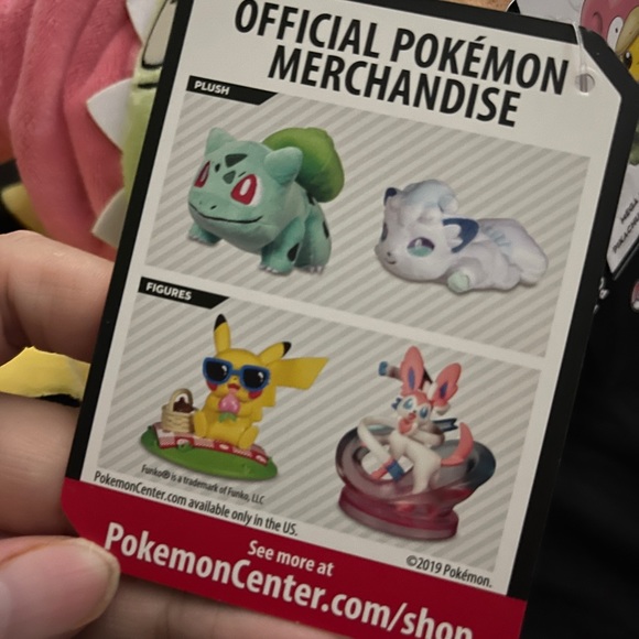 Pokémon Center Mega Slowbro Cape Pikachu - Picture 8 of 9